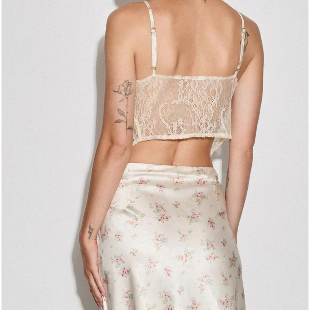 Motel - Sahira Lace Cami Top - Size Large - Picture 3 of 5